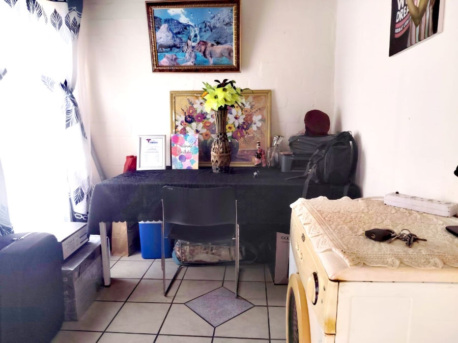 2 Bedroom Property for Sale in Roosendal Western Cape